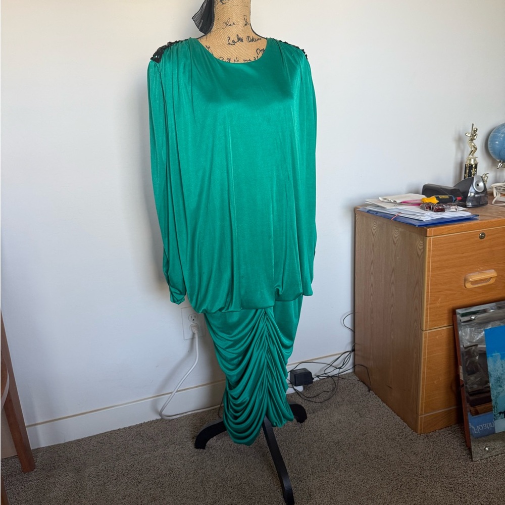 Elegant Green Dress. In size 20.